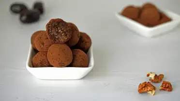 Конфеты из фиников и орехов