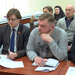 «Отечество. Труд. Семья»: в Минске прошел круглый стол в поддержку традиционных ценностей