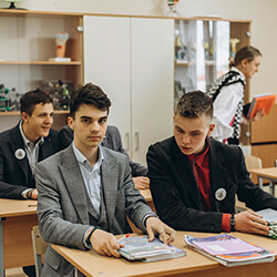 Набор в 10 класс в школу «Ихвис». Становитесь частью дружной семьи!